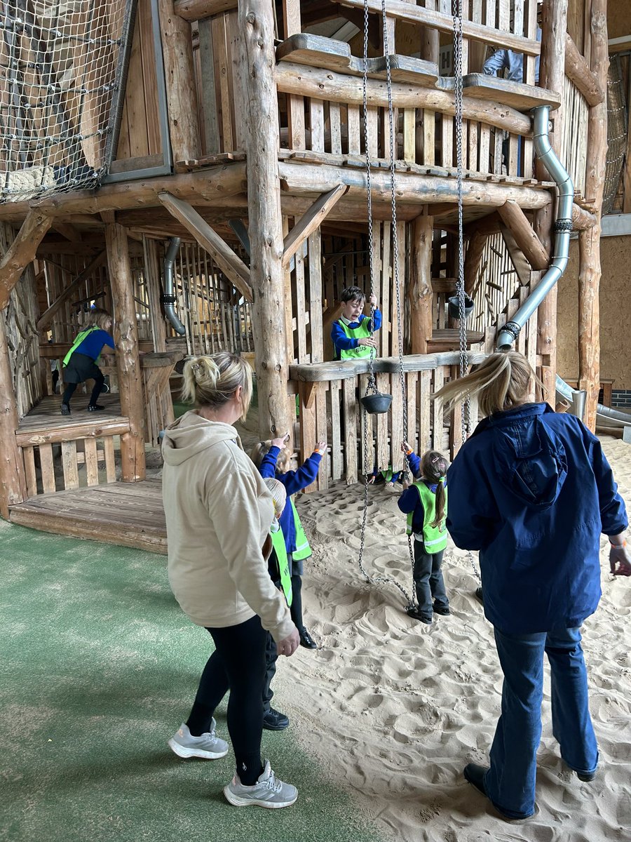 MrOMills's tweet photo. Year 1 having the best time! #williamsden https://t.co/VOHHiaukPD