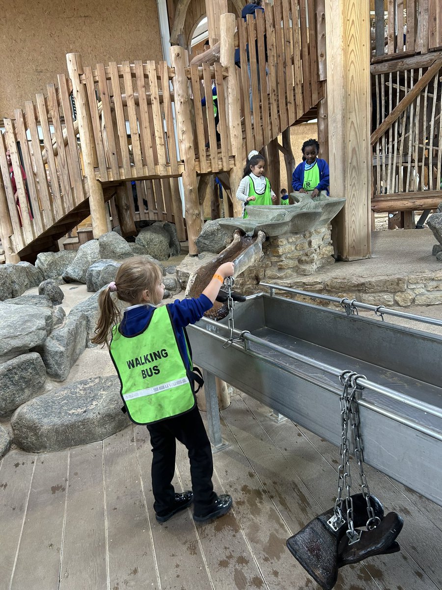 MrOMills's tweet photo. Year 1 having the best time! #williamsden https://t.co/VOHHiaukPD