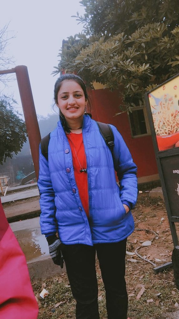 KarishmaSaharan's tweet photo. Always smile😊😎 https://t.co/AppPdaYrpC