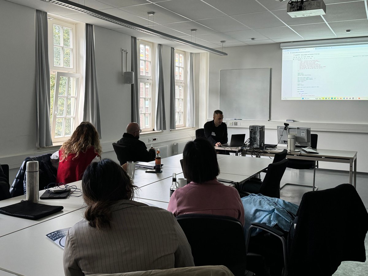 SearchStudies's tweet photo. Right now at the Finkenau Hamburg Art and Media Campus. After the introduction presentations, the guests are now attending tutorial and developer sessions led by the RAT-Team as part of the Community Meeting 2024 🐀.
#RATSoftware #searchstudies #rat #ratcommunitymeeting https://t.co/Z6H33sdGey