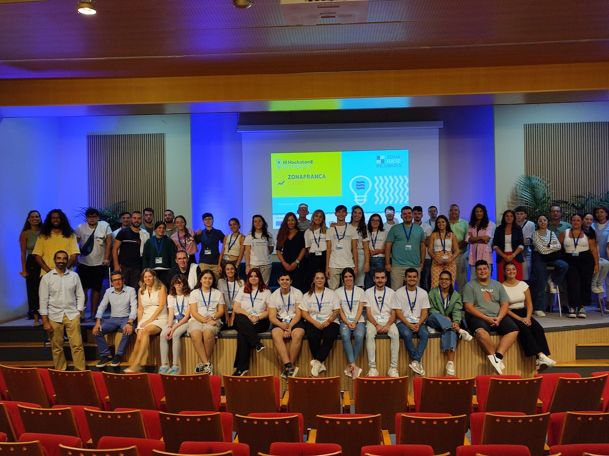 IncubazulCadiz's tweet photo. 🎬 ¡Así se vivió el III Hackaton Incubazul! Gracias a todos los participantes, mentores y jurados por su entusiasmo y creatividad. ¡Nos vemos en la próxima edición! 🌟 #HackatonIncubazul #ZonaFrancaCádiz #Innovación https://t.co/K4c9CdjuPZ