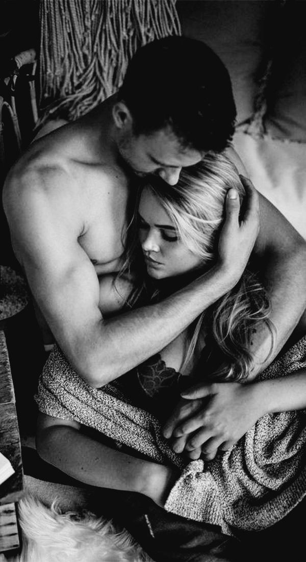 Lejosdelmar73's tweet photo. Las personas se enamoran sin ninguna razón, incluso cuando no lo desean. No puedes predecirlo.
Eso es el amor.
▪︎ Haruki Murakami
#impredecible https://t.co/lJKJOA7UTb