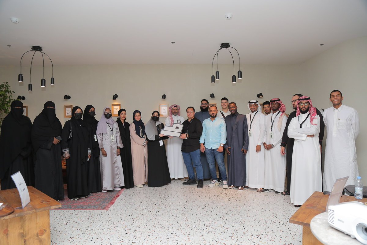 rafccso's tweet photo. - تدشين مُجتمع رف الثقافي - 

ذكرى نوفمبر ، هيَ ذكرى البداية بعد تدشين  
بعد التقدّم لخطوةٍ أعلى ، نتقدمُ في كل يوم لإتجاه
أكبر ، فشعارنا المُعتاد :

" أنَّ مُجتمع رف يبدأ بكم " ✨ https://t.co/0h6ZkdEiTC