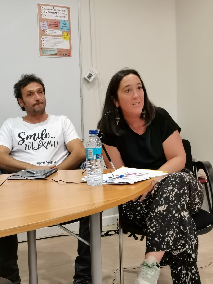 edirensalud's tweet photo. 🗣️Luxu bat da osasun mentala eskolan jorratzeari buruzko mahai-ingurua: erronka kolektiboa.
👏Eskerrik asko hizlariei eta bertaratutakoei parte hartzeagatik. Eztabaidarako eta hausnarketarako gune gehiago zabaltzen jarraituko dugu.
#edirensalud #osasunmentala #eskola https://t.co/UblxnhrZVr