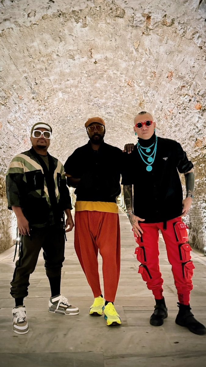 TabBep's tweet photo. @bep in anthens Greece .. we have been on this journey as brothers since we where 17 years old ...we have many more years to create new dreams , beyond our wildest imagination !! VEGAS 2025 @PHVegas #thetriodoesitagain 🪶#3008 https://t.co/rAc5nJ9Oui