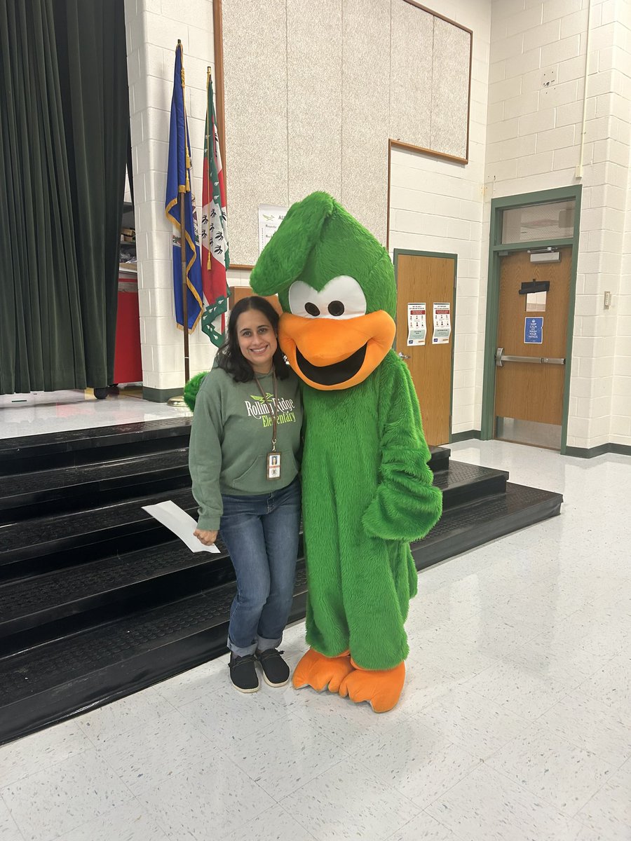 Nicole Makstutis (@nicolemak11) on Twitter photo Recognizing a few of our rock star teachers for going above and beyond. We are so thankful to have you as part of our RRD family. <a href="/RRD_LCPS/">Rolling Ridge Elem</a> #RRDisthePlacetoBe Recognizing a few of our rock star teachers for going above and beyond. We are so thankful to have you as part of our RRD family. <a href="/RRD_LCPS/">Rolling Ridge Elem</a> #RRDisthePlacetoBe