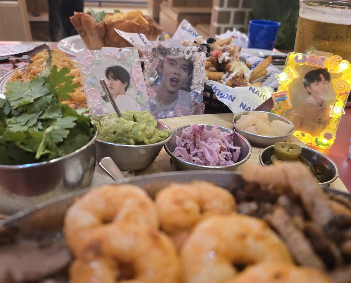 MARS_yinwar's tweet photo. 오랜만에 만나도 자주 만났던 것 같은 텐션😂
간만에 많이 즐거웠다!!!
자주 보자구~🫶
+LED탑로더 너무 예쁘더라👍 고마워🫰
+인증샷 어쩔~ㅋㅋㅋ
@yj01_yw @g_y_w_ing @harub555 https://t.co/PDxPD0Uxb8