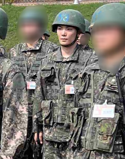 15th Division trainee Kim Jonghyeon fighting 💪🏻💪🏻💪🏻💪🏻

😭😭😭😭

#김종현 #KimJonghyeon #Jonghyeon #金鍾炫