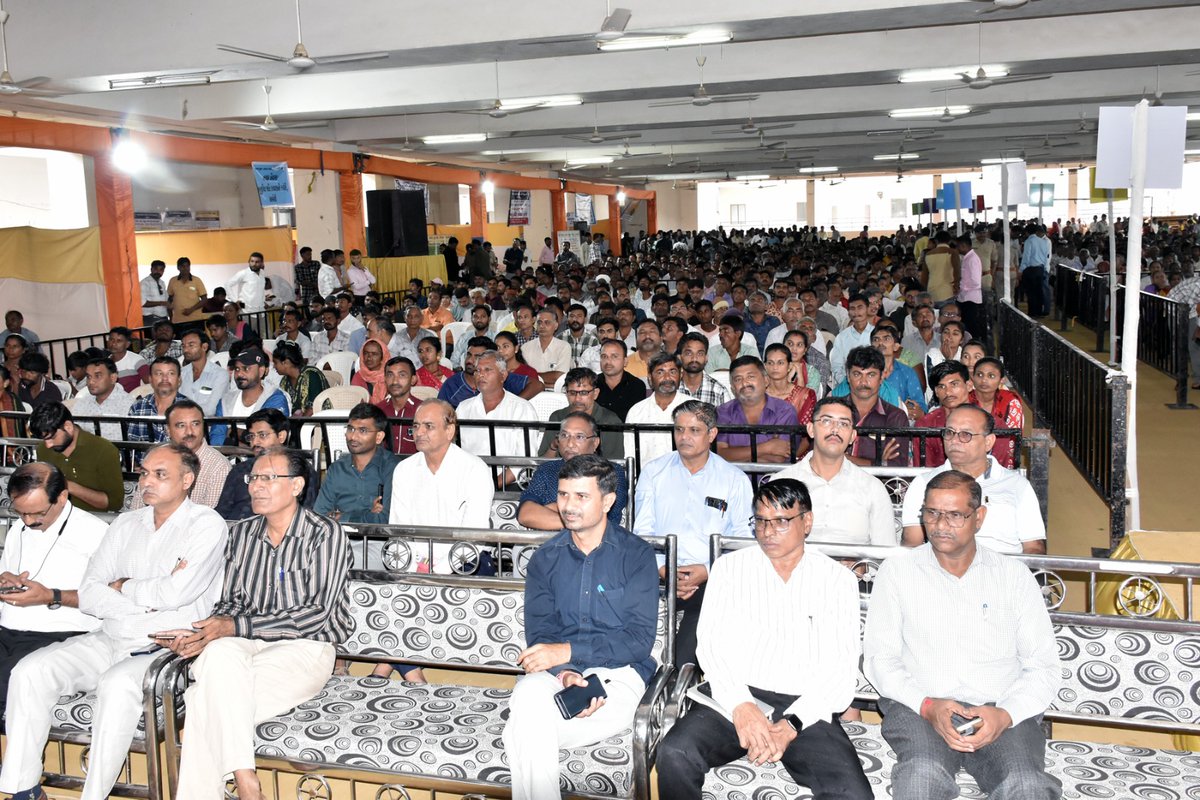 આજ રોજ માન.પ્રમુખશ્રી-વ-સાંસદસભ્યશ્રી ભરતભાઈ સુતરીયાના અધ્યક્ષસ્થાને અમરેલી ખાતે "ગરીબ કલ્યાણ મેળો ૨૦૨૪"નું આયોજન કરવામાં આવેલ. જેમાં માન.ધારાસભ્યશ્રી-ધારી, પદાધિકારીશ્રીઓ, અધિકારીશ્રીઓ/કર્મચારીશ્રીઓ, લાભાર્થીઓ હાજર રહ્યા.
#GaribKalyanMela
<a href="/CMOGuj/">CMO Gujarat</a> <a href="/InfoGujarat/">Gujarat Information</a> <a href="/GujDCoffice/">Guj DCoffice</a>