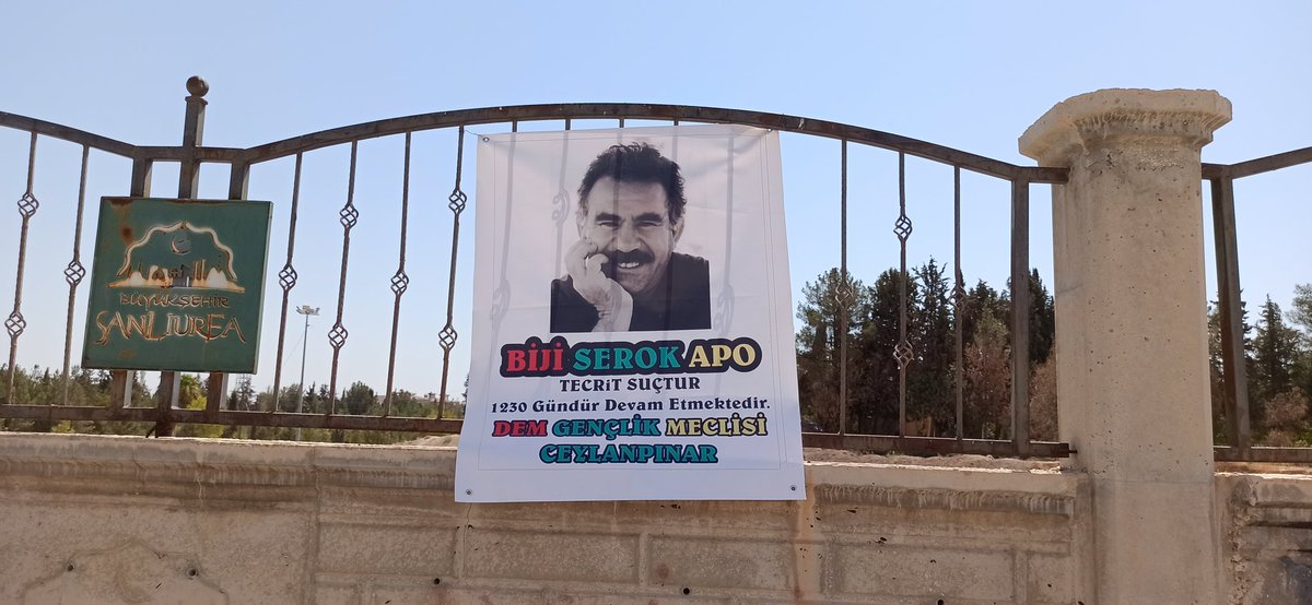 Kürt halkının iradesi Sayın Abdullah ÖCALAN’a uygulanan mutlak tecrit aynı zamanda barışın ve demokrasinin önünü kapatmaktır. Özgür ve Demokratik bir yaşam için tecridi kaldırın! #demgençlikmeclisiceylanpınar