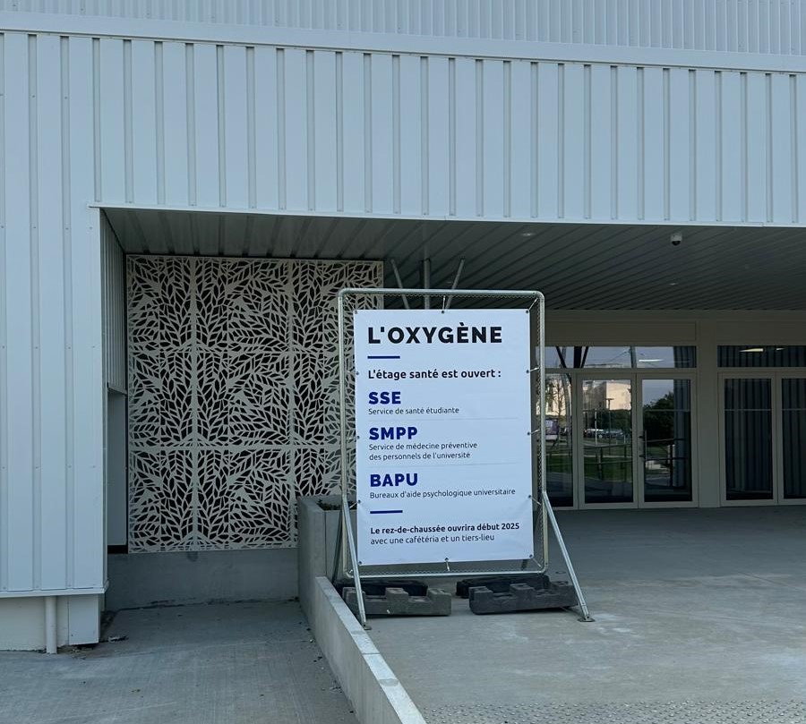 Universite_Caen's tweet photo. L'université de Caen Normandie a le plaisir de vous annoncer, aux côtés de ses partenaires mobilisés, l'inauguration officielle de son Service de santé étudiante (SSE). 👏 Celui-ci est désormais hébergé dans le bâtiment L'Oxygène du @Crous_Normandie, sur le campus 1 à Caen. 🏥(1) https://t.co/Scu02hwI6L