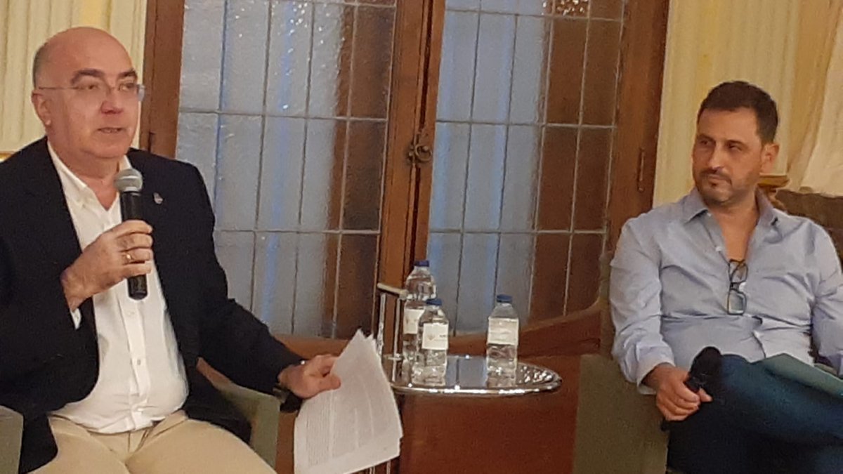 Genial visión del deporte y los clubs de élite como conformadores de la identidad en Aragón x  JOSE A. ARTIGAS  e ISMAEL TORNOS en el I CURSO DE HISTORIA, CULTURA E IDENTIDAD DE ARAGON de la <a href="/FundGasparTorre/">Fund Gaspar Torrente</a>  en sede de <a href="/CajaRuralAragon/">Caja Rural de Aragón</a>, con <a href="/DPZaragoza/">Diputación de Zaragoza</a>  y <a href="/unizar/">Universidad Zaragoza</a>.
<a href="/aragon_2015/">ARAGÓN</a>