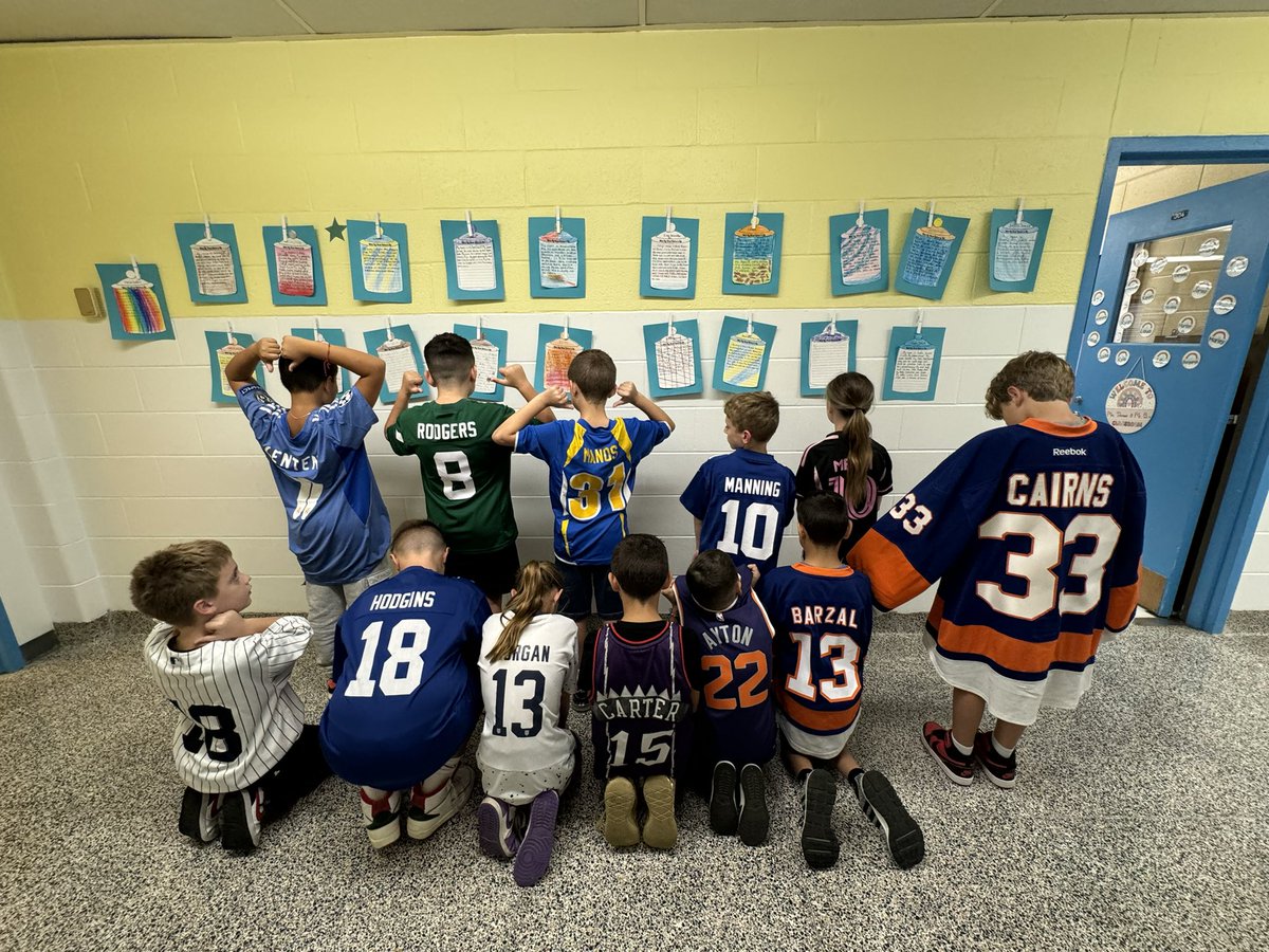 Kelly Parson (@kparson304) on Twitter photo Spirit day! Favorite sports team jersey! ⚽️🏀🏈⚾️🥎🎾🏐🏉🏓🎳🏒🏑#WIProud <a href="/OquenockWI/">Oquenock Elementary School</a> Spirit day! Favorite sports team jersey! ⚽️🏀🏈⚾️🥎🎾🏐🏉🏓🎳🏒🏑#WIProud <a href="/OquenockWI/">Oquenock Elementary School</a>