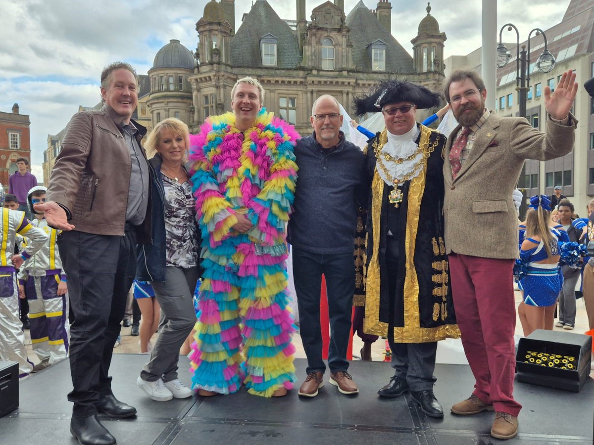 We are delighted that North One's 'International Day of Birmingham' created such a Brummy Stir! Comedian, Joe Lycett brought together a myriad of people in Birmingham UK to celebrate all Birminghams, the people that live in them and what they convey. 'Alright Bab'.