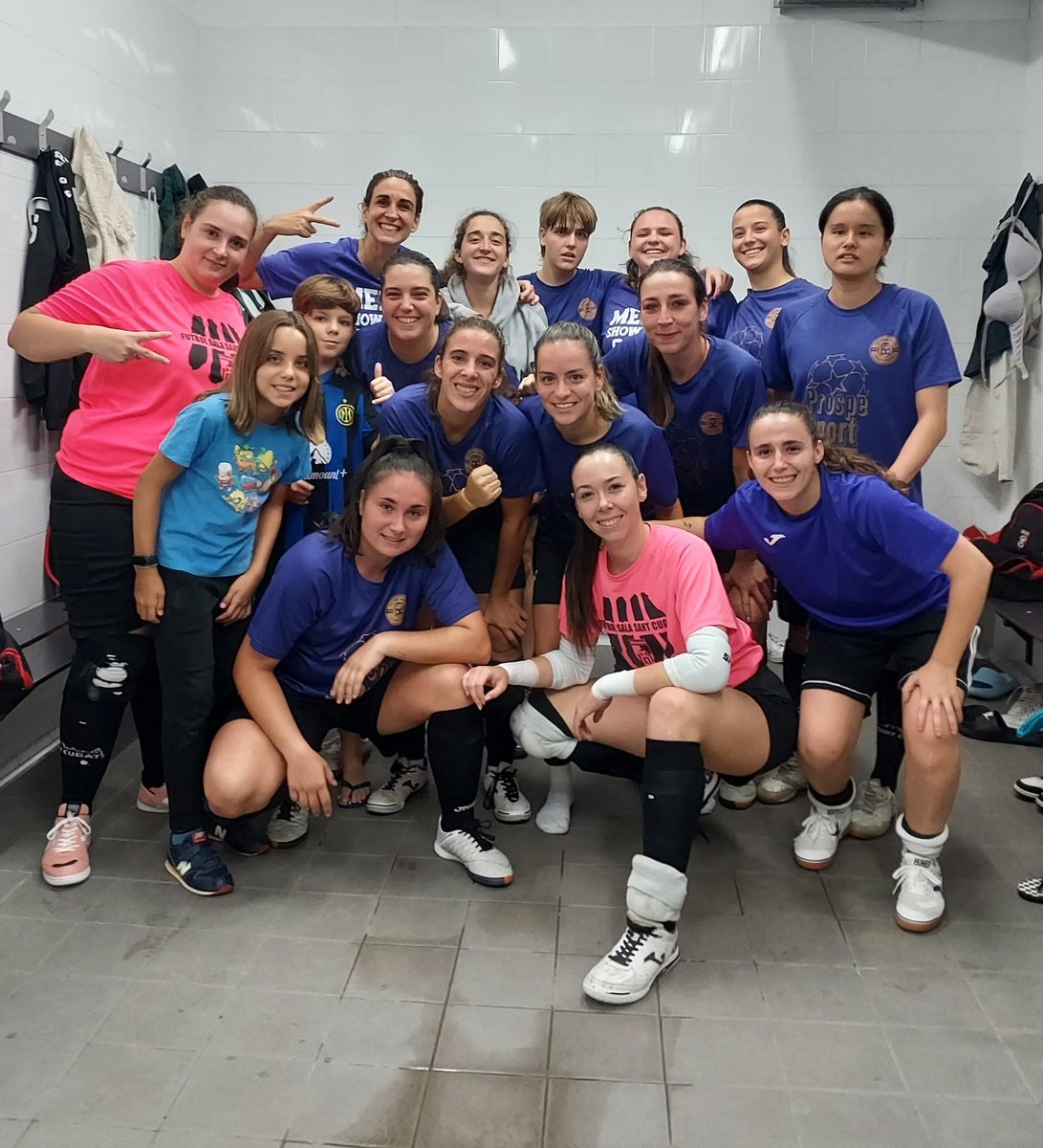 ⚽️ 4 jugadores s'incorporen al sénior femení.

🔗 tuit.cat/q45LV .

#SantCugat <a href="/jordpalau/">Jordi</a> <a href="/alberttejero/">Albert Tejero</a> <a href="/SamyaaBouras/">Samyaa 🎗</a> <a href="/manelm1972/">Manel Muñoz</a> <a href="/martacolome6/">Marta Colomé 🎗</a> <a href="/AnnaPaA19/">Anna Pa</a> <a href="/LosaAitor/">Titor</a> <a href="/FCF_CAT/">Federació Catalana de Futbol</a> <a href="/cugatmedia/">Cugat Mèdia</a> <a href="/totsantcugat/">TOT Sant Cugat</a> <a href="/tvsantcugat/">Televisió Sant Cugat</a> <a href="/elCugatenc/">elCugatenc</a> <a href="/NacioSantCugat/">NacióSantCugat</a> <a href="/epsantcugat/">EL PERIÓDICO Sant Cugat</a> <a href="/xquedarnos/">Hem vingut x quedar-nos ²</a>