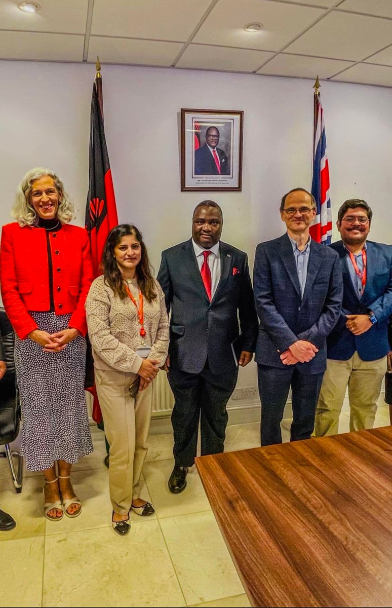 Dr Thomas Bisika met with @KingsGlobalHealth Director Prof Andrew Leather at the Malawi High Commission in London to discuss how King’s can support Malawi’s Health Sector Strategic Plan (2023-2030). #Malawi #GlobalHealth #Partnership