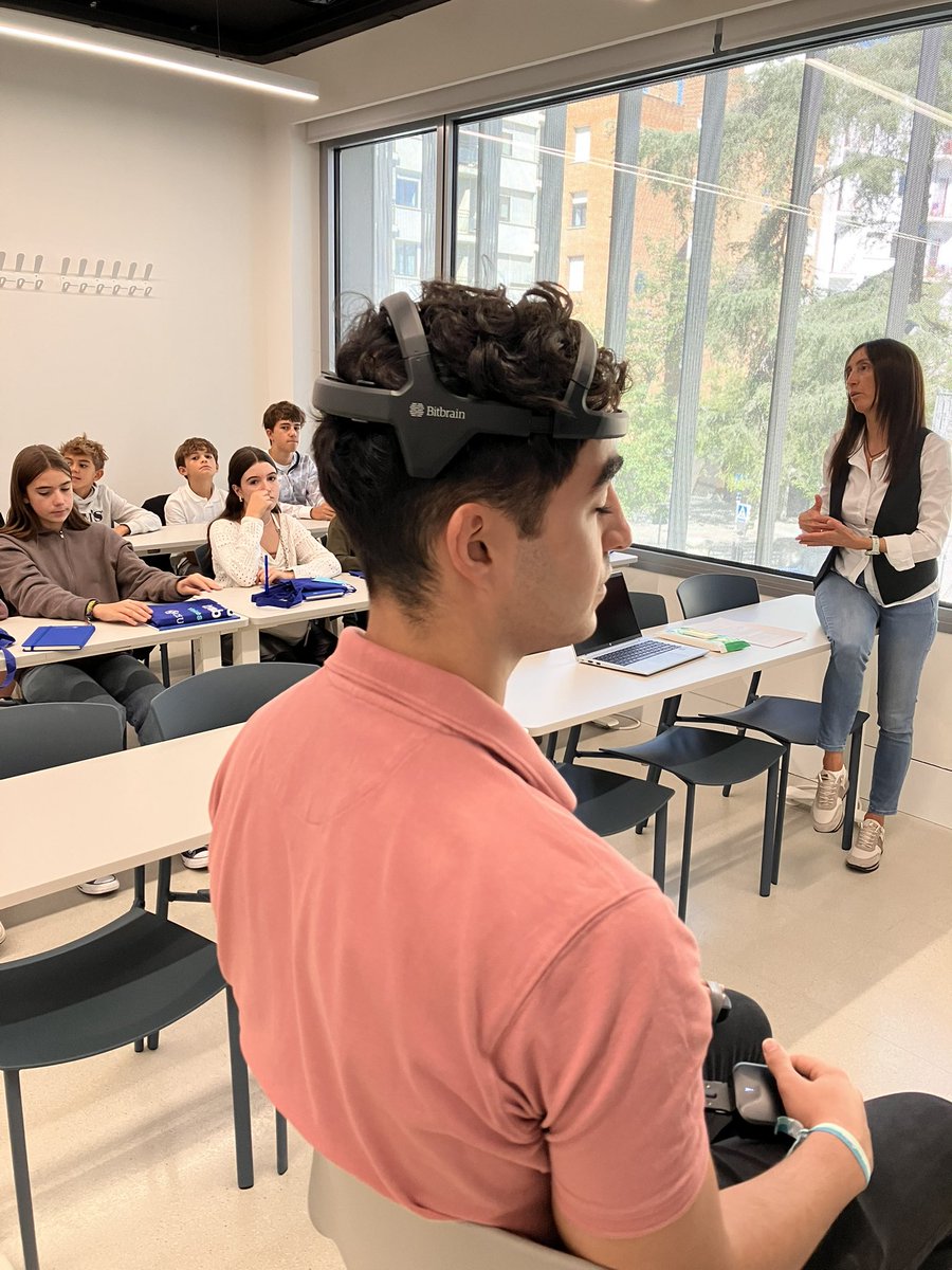 AlgorLit tweet media