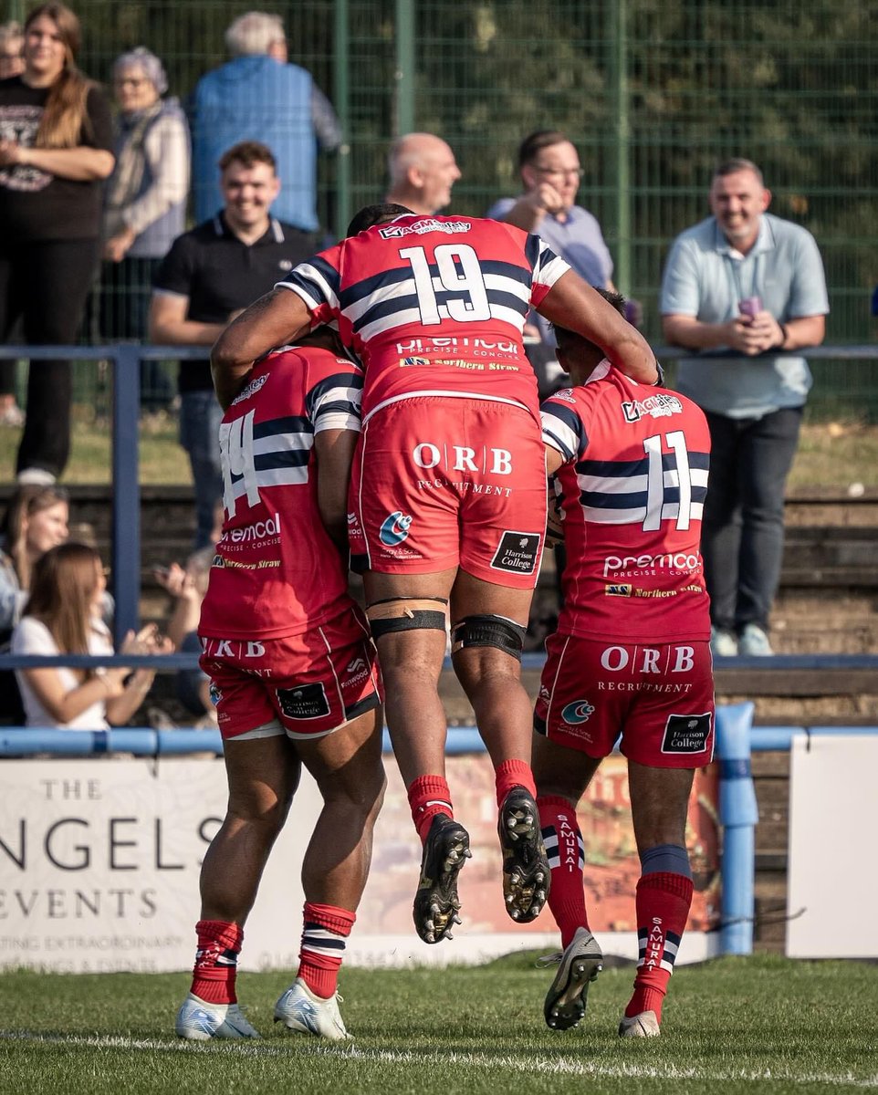 We had a fantastic time at DoncasterKnights last weekend for the opening game of the season. Not only did we get to try 'THE' Cow Pie, but we also got to see them take the win.