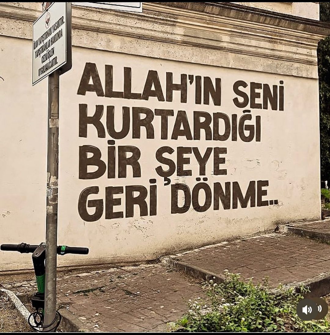 merveniizZ21's tweet photo. Allah'ın Seni Kurtardığı Bir Şeye geri Dönme .. https://t.co/X42f2GzAln