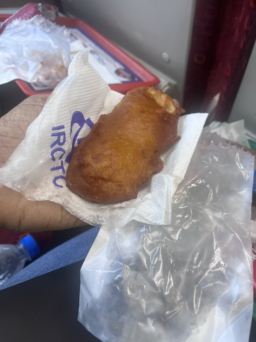 shyam_gopal's tweet photo. @AshwiniVaishnaw Sir, please see the quality of food served on Trivandrum- Mangalore Vandebharat. Such low quality and unhealthy food. Request your kind attention to improve the quality of the food. https://t.co/bjr2DOTsQb