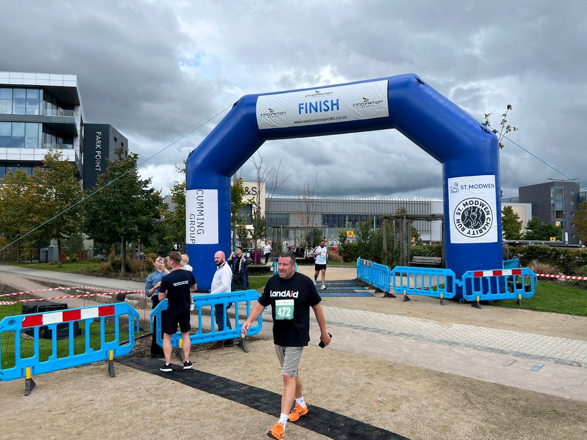 VieuniteHQ's tweet photo. What an amazing day at the St. Modwen #Charity Run for @LandAid! 🏃‍♂️

🙌 We're thrilled to have sponsored the Fastest Veteran Male 45+ at 10k #award, presented by our MD, Dr. Baoli Zhao.🎖️

Thank you to everyone who made this event possible! ❤️

#CharityRun #LandAid https://t.co/hEuJvBOHuM