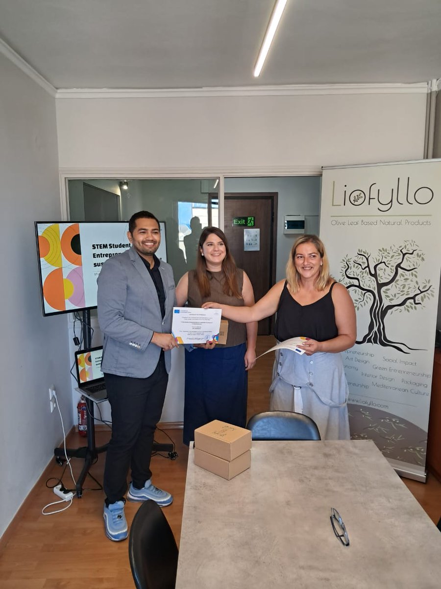 Due to the #STUDentrepreneurs we've arrived in Patras to our 2TPM organized by <a href="/liofyllo/">liofyllo</a>. In a project funded by <a href="/EU_Commission/">European Commission</a> in order to get youngsters more involved in #STEM studies and future jobs. 
We're keeping on it!
<a href="/JOVESOLIDES/">JOVESÓLIDES</a> 
#SerJovesolides
#StudEntr