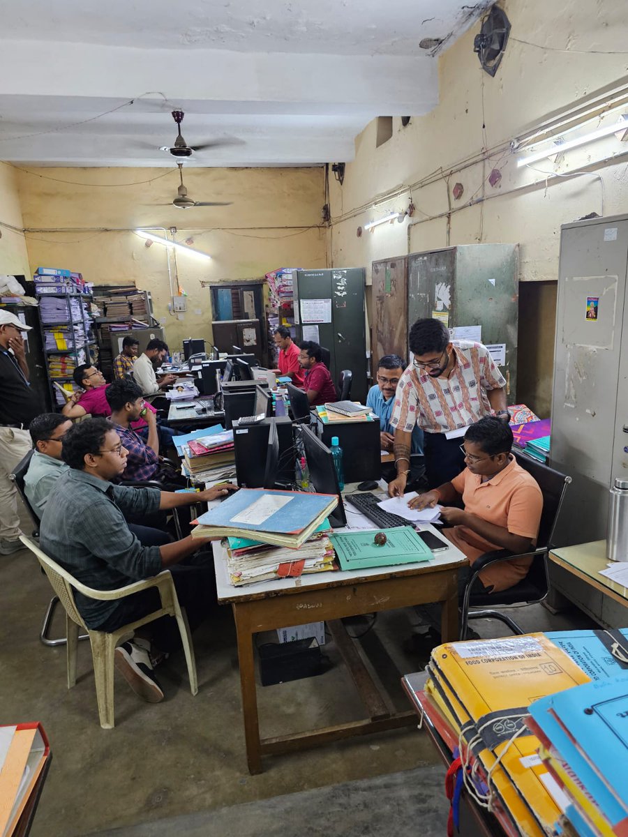 भारतीय खाद्य निगम , मंडल कार्यालय, टिटलागढ़ में हिंदी पखवाड़ा 2024 के अंतर्गत  निबंध प्रतियोगिता का सफल आयोजन।