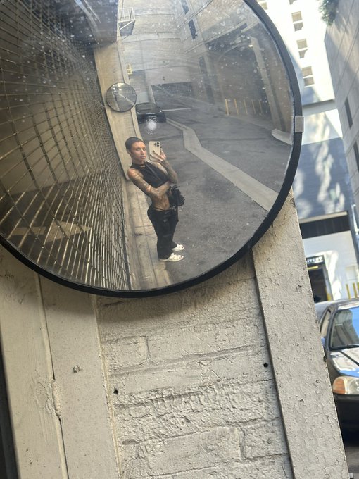 Why can&rsquo;t we have real sex? Or does no one know how to have real sex anymore?   Did you never know how<a href="/tag/sashabeart"class="tags"><span>#sashabeart</span></a><a href="/tag/sillysalmon"class="tags"><span>#sillysalmon</span></a>