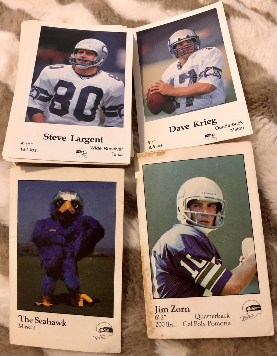 Number5TypeCard's tweet photo. well, guess it's football season now https://t.co/muUYOq4hP4