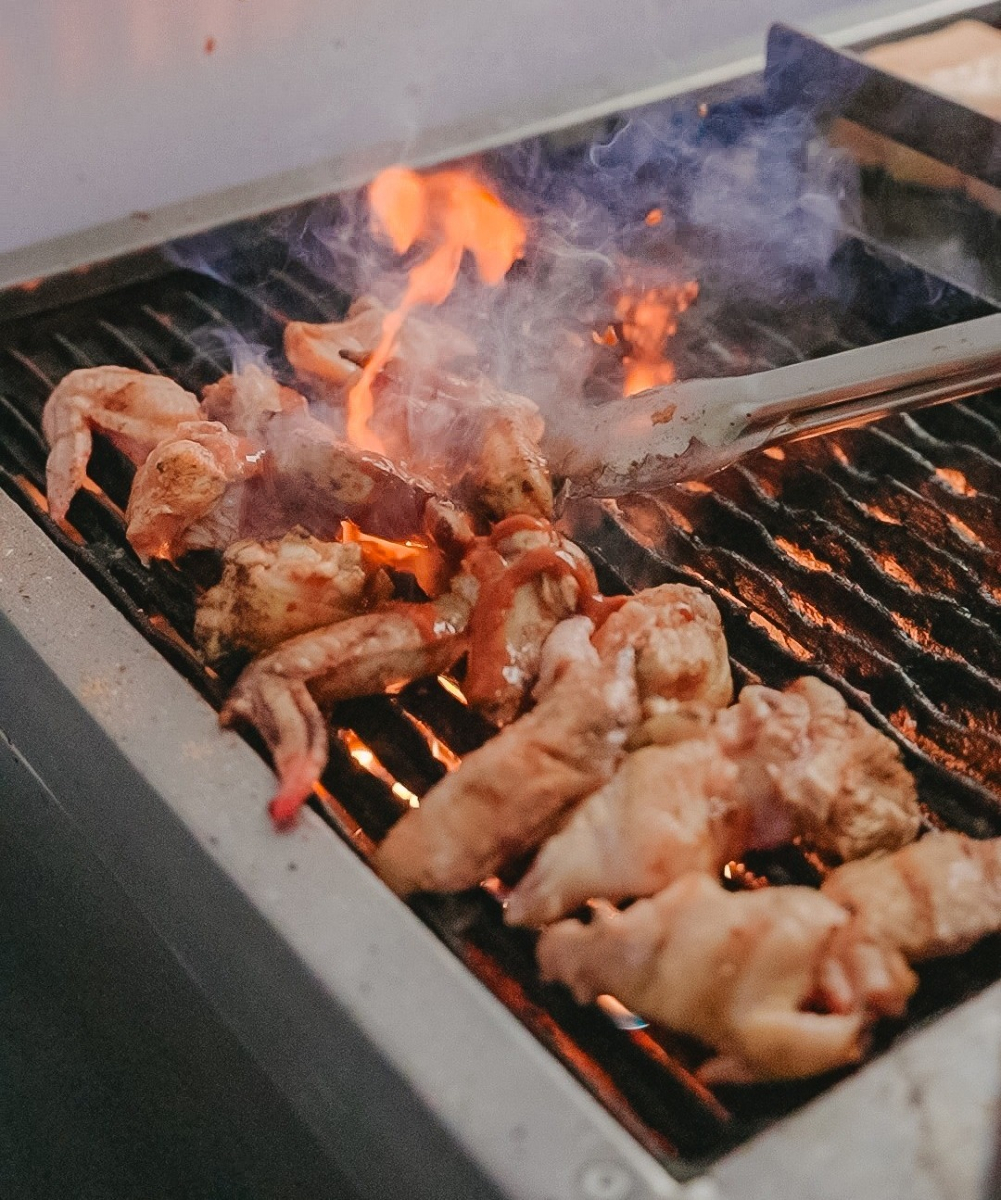 ProudlySA's tweet photo. What's on the menu this weekend? Swipe left for some of our local favourites.
#BuyLocalToCreateJobs #dstvdeliciousfestival2024 #WearLocal #EatLocal https://t.co/ygbKNiM35R