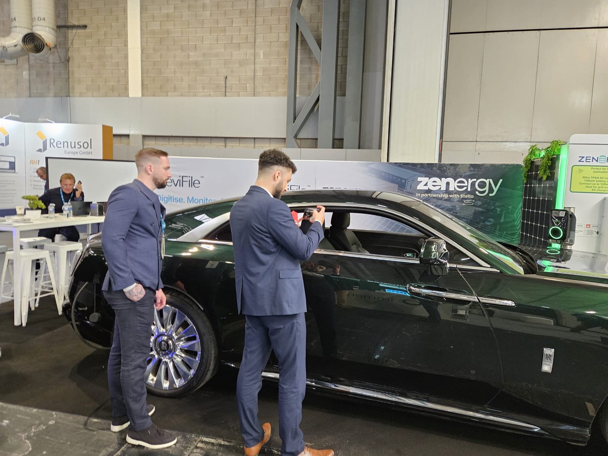 SpiritExecutiv1's tweet image. Solar and Storage Live
Luke and Steve got to meet those with energy innovations pushing for a world run by clean resources. There were 500 exhibitors to explore - such as solar solutions systems, Statkraft etc as well as RSK and Pegasus, however they just missed Gordon Buchan