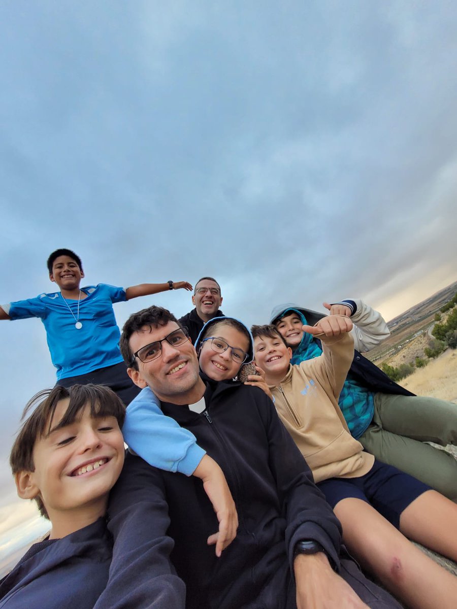 semimenorto's tweet photo. Convivencia #InicioCurso Seminaristas primaria, Ermita Virgen de la Antigua #Mora 26 #Septiembre2024 "El Espíritu del Señor está sobre mí" @DiocesanosToled @architoledo @seminariotoledo https://t.co/wisRV9w4mC