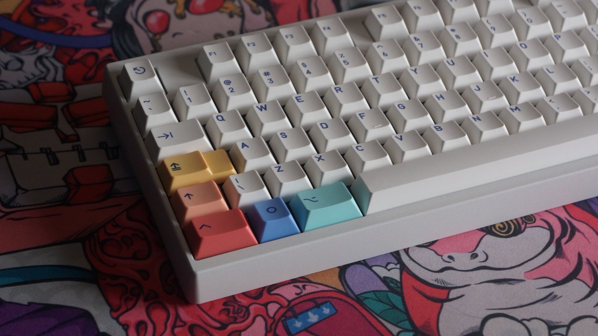 microkeebs. tweet media