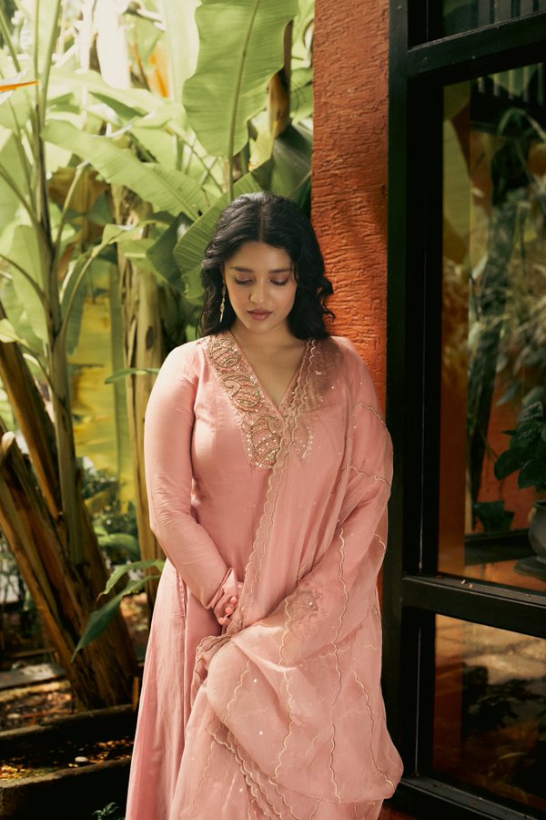 celebritycensor's tweet photo. #RitikaSingh 😍🌸 https://t.co/f50S9Xqg8Y