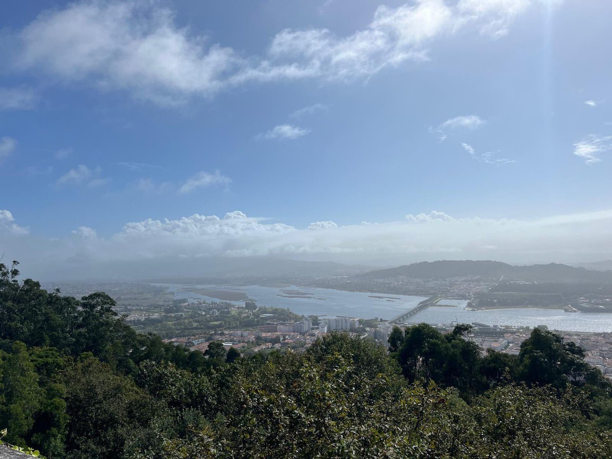 Virage8's tweet photo. C’est avec une météo capricieuse que nos membres font leurs adieux au Portugal, direction Saint Jacques de Compostelle qu’ils atteindront sous un beau soleil : parfait pour visiter ces lieux chargés d’histoire !
#passion #plaisir #partage #thisisvirage8 #capsud
📸 @Virage8 https://t.co/SpLjVOOwpN