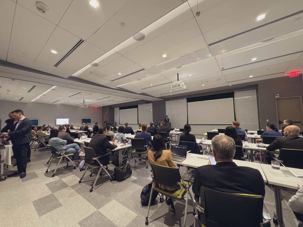 Our awesome PGY 3 Sami Melachuri presented some exciting data at the gene therapy grand rounds this morning! Exciting case based discussion and ongoing clinical trials for gene therapy of retinal dystrophies. <a href="/Pitt_OPH/">Pitt_Ophthalmology</a> <a href="/UPMCnews/">UPMC</a> #Ophthalmology #genetherapy