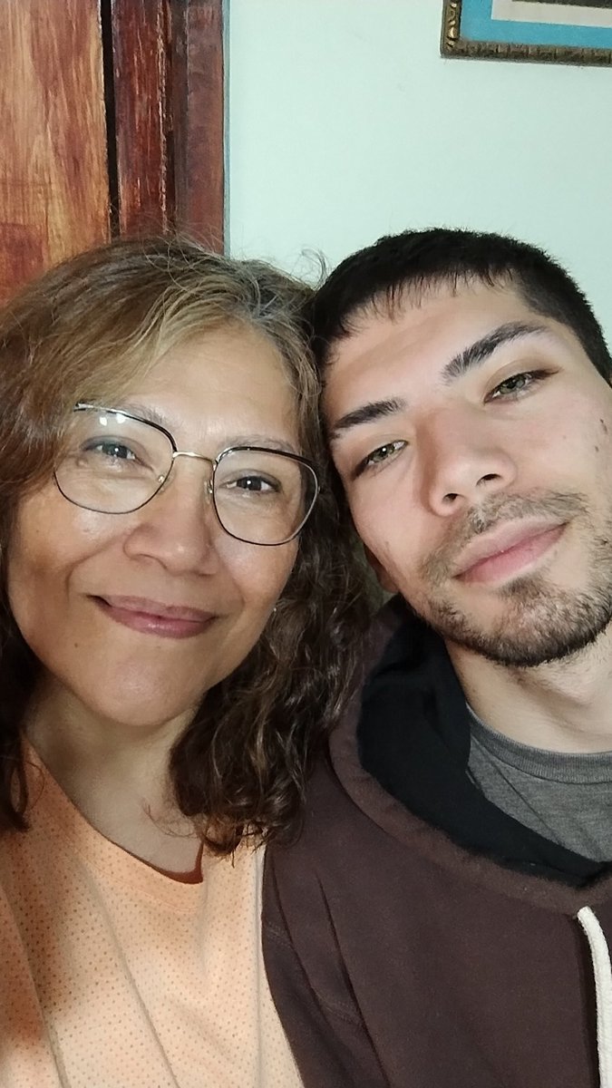 VirSam72's tweet photo. Te amo hijo, me gustaría tanto que te dejes apapachar te, pero sos muy parecido a mi jajaja que puedas lograr todo mi que te propongas https://t.co/FRWjUiwYW1