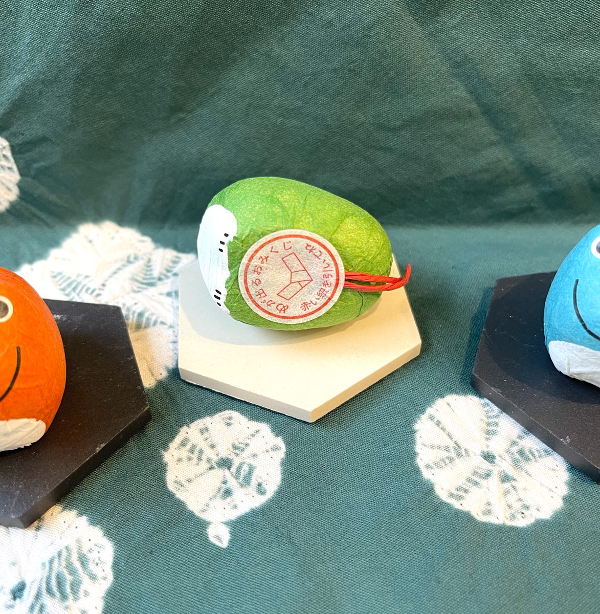 Experience the enchanting allure of Japan with our delightful Frog Poem Plant🐸🌱

Discover the magic of Japanese tradition with our charming frog figurine, which comes with a heart warming haiku poem and flower seeds. 
#swaygallery #swaygallerylondon