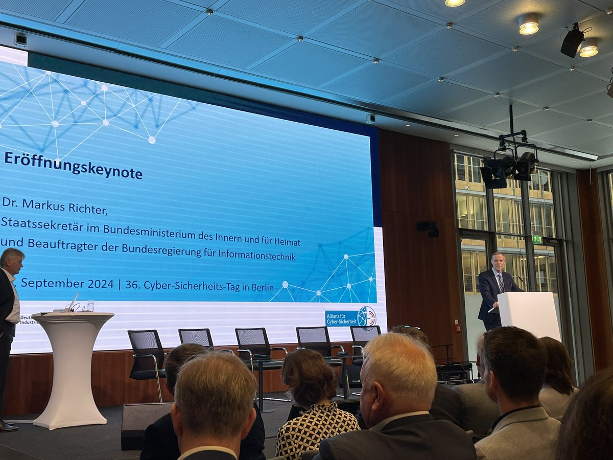 Revilo83's tweet photo. Spannender und erkenntnisreicher Cybersicherheitstag der Allianz für Cybersicherheit mit Schwerpunkt NIS2-Umsetzung. Vielen Dank an das @BSI_Bund und den @DIHK_News für die Ausrichtung des erstklassigen Formats! 

#cybersicherheit #acs #bmi #bsi #nis2 https://t.co/p6K13tp6qv