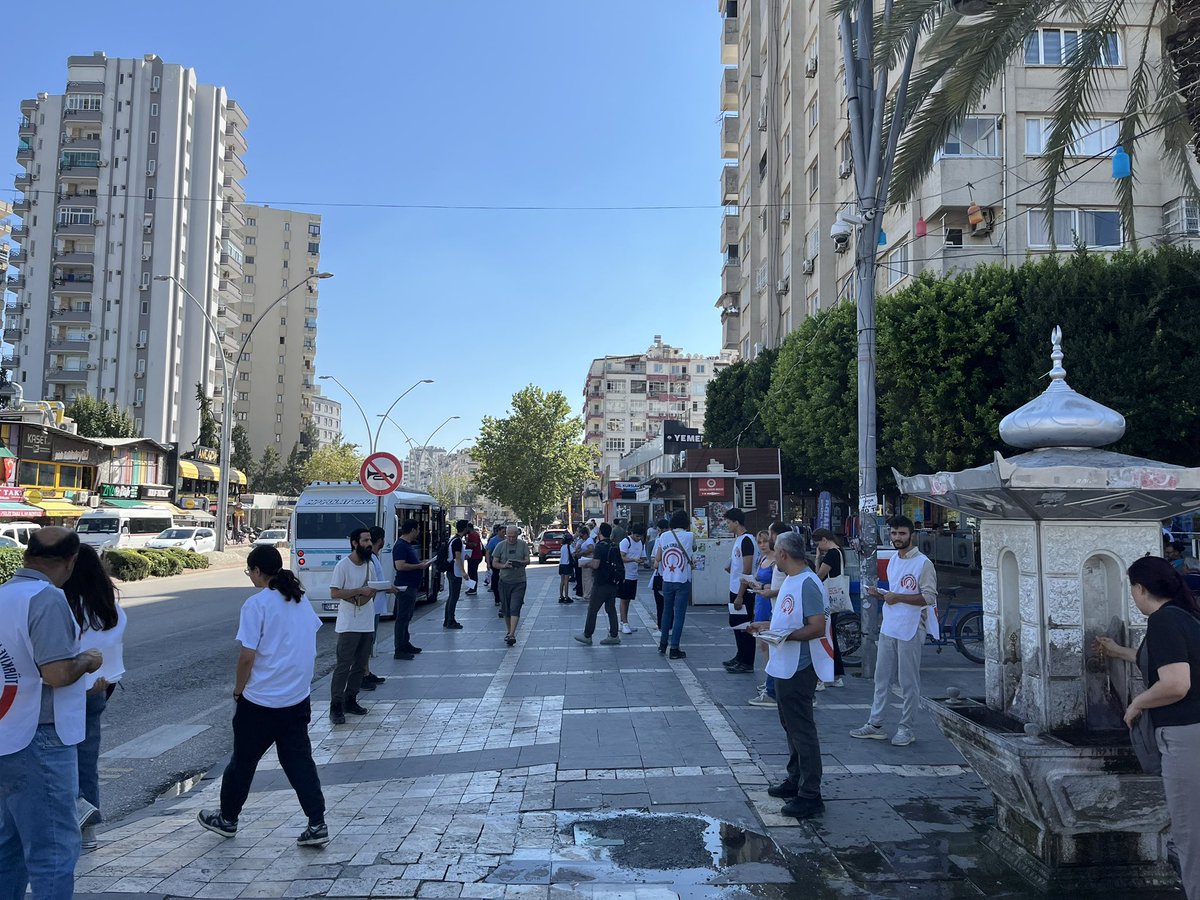 Ülkemizde işgalci istemiyoruz; silahınızı, tarikatlarınızı, işbirlikçi siyasetçilerinizi alıp defolun diyen tüm yurtsever yurttaşlarımızı çağırıyoruz.

Yarın saat 15.00’te Uğur Mumcu Meydanı'nda buluşalım. #göreve