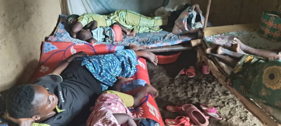 mutimaafrica's tweet photo. Gaspard at Mutima in Cigoma, leads psychoeducation sessions in remote rural dispensaries 🏥. Raise mental health awareness 🧠.
Despite tough conditions 💔, these sessions help healthcare workers offer better support 🙏.

#CooperaCongo #MentalHealth #RuralHealth https://t.co/ugEftv0FyH
