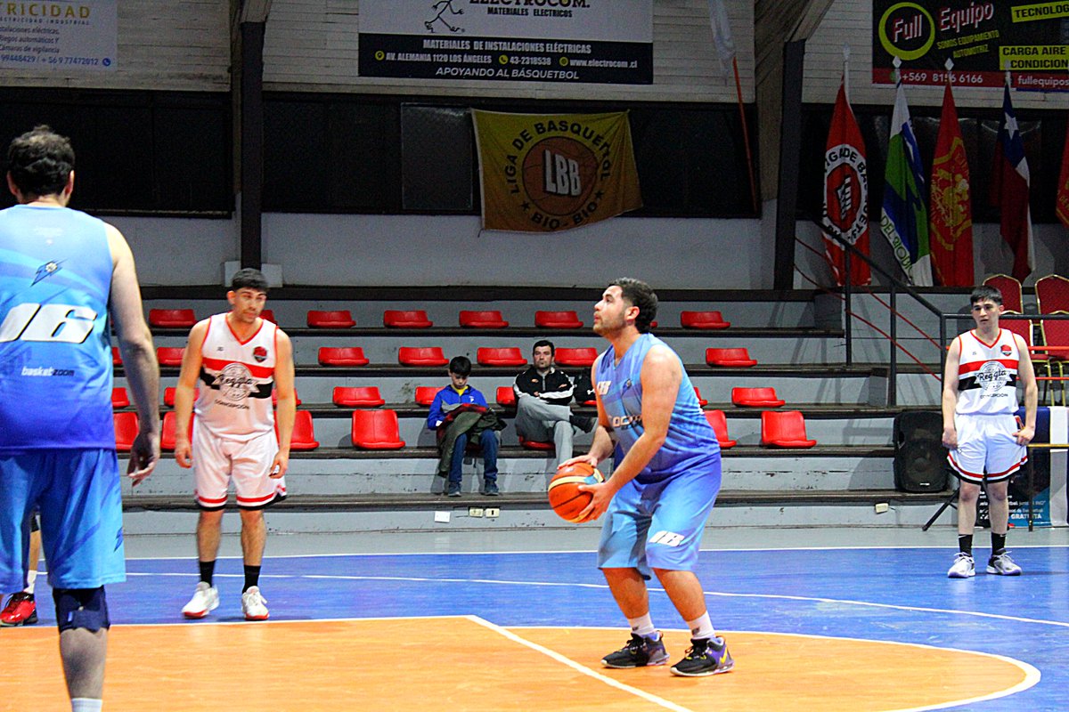 basketzoom's tweet photo. 🏀✅️💙💪Jueves de Liga Bio Bio Los Angeles 2024. Varones TC. Vibrante partido y triunfo de Zoom frente a Las Palmas de Yumbel  (82-80).
En el Gimnasio MIlitar Andino de Los Angeles.

#liga #ligabiobio
#losangeles
#biobio
#Baloncesto #lacelestedemulchen
#basketzoom https://t.co/dkjxp3QtTj