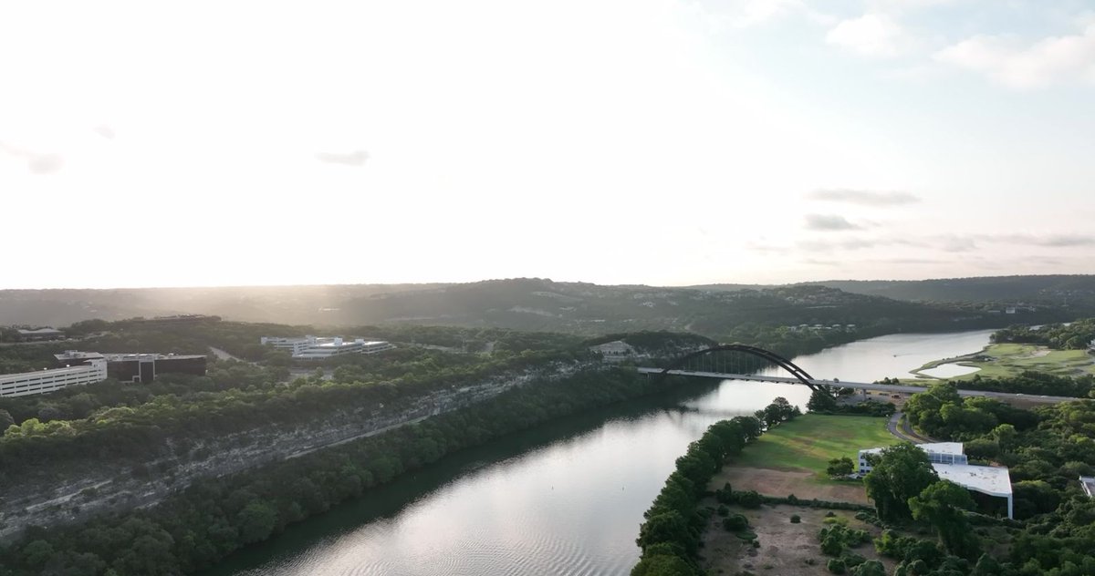 The lake always surprises me with its natural beauty🌅😌

#LakeAustin #LakeTravis #AustinTX #WhyLiveInAustin #LakeBeauty #NatureSurprises #NaturalWonders #ScenicViews