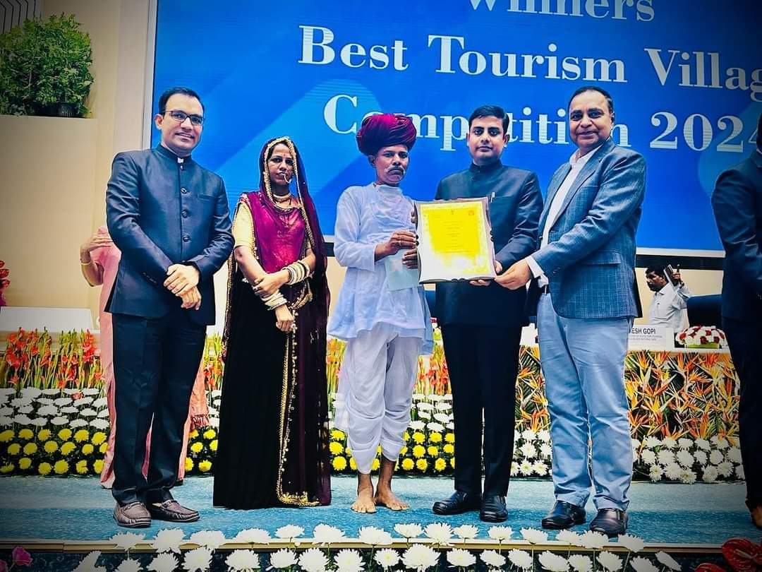 देवमाली, मसूदा को विश्व पटल पर स्थान दिलवाने वाले सम्मानीय श्री भरत गुर्जर (RAS) का आभार।
आज दिल्ली में पर्यटन विभाग द्वारा सम्मानित किया गया उसके लिए <a href="/GKAP_Rajasthan/">गुर्जर कर्मचारी अधिकारी कल्याण परिषद</a>
परिवार की ओर से बधाई एवं शुभकामनाएं।
 <a href="/iBharatGurjar/">Bharat Gurjar</a>