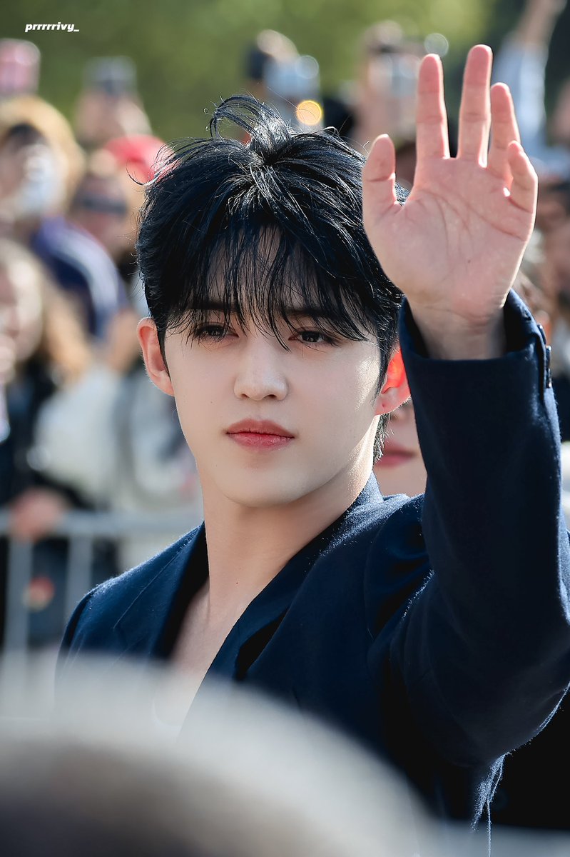 privity08081004's tweet photo. 240927 LOEWESS25 HD

#에스쿱스  #SCOUPS 
#승철 #최승철  #エスクプス
#SEVENTEEN #세븐틴 
@pledis_17

#SCOUPSxLoeweSS25 
#ParisFashionWeek #LoeweSS25
@LoeweOfficial https://t.co/gztZTkLSfU