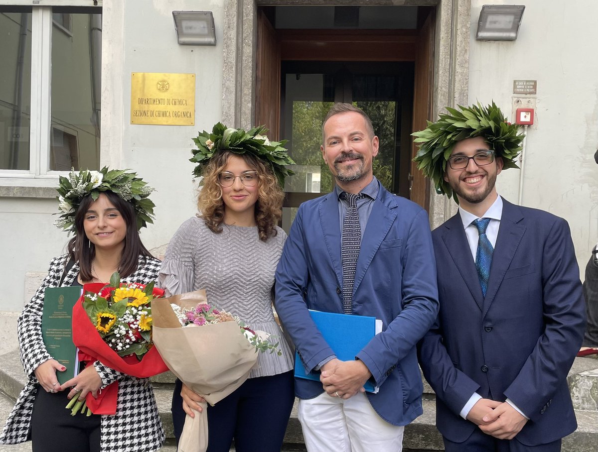 Lorenzo Malavasi - Energy and Materials Chemistry (@malavasigroup) on Twitter photo Congratulations to my three new Master students in Chemistry. You all did a great work I am very proud! <a href="/unipv/">Università di Pavia</a> Congratulations to my three new Master students in Chemistry. You all did a great work I am very proud! <a href="/unipv/">Università di Pavia</a>
