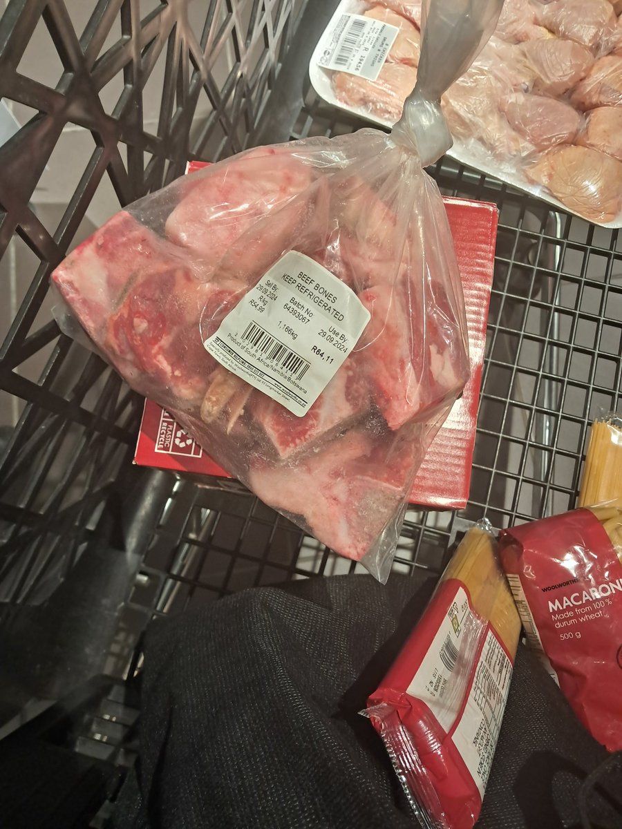 lesego_petlele's tweet image. First it was hardbody nou ke marapo @WOOLWORTHS_SA is coming for everyone.