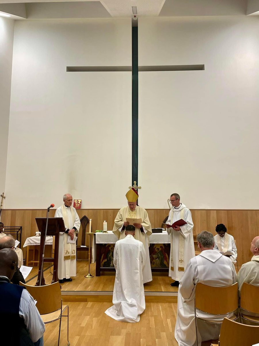 revlevisantana's tweet photo. Last night @BishopSouthwark installed me as Vicar of St Michael, Camberwell and Chaplain @ArkAllSaints. Thanks to all who came along! https://t.co/fKAFQyo633