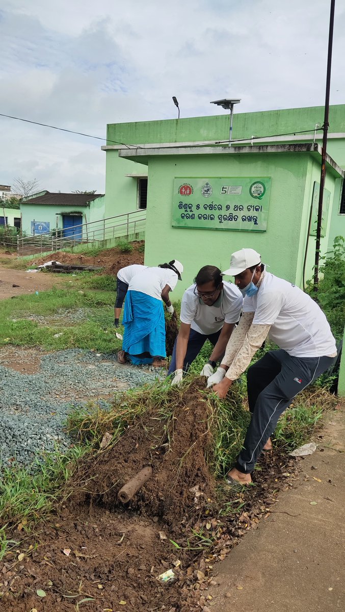 ChampuaNac's tweet photo. Mass Cleanliness Drive and SBM Competition under Swachhata hi Seva Campaign 2024
#SHS2024 #SwabhavSwachhata
#SanskaarSwachhata 
#SwachhataHiSeva2024 
@SwachhBharatGov 
@MoHUA_India https://t.co/XiEJGSVzjT