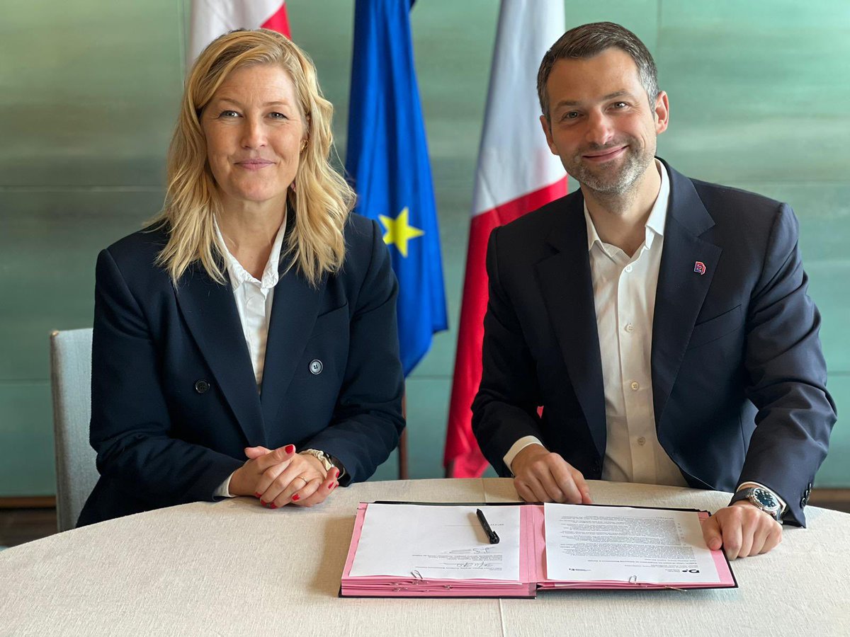 f_lesache's tweet photo. Ce matin le @medef rejoint l’alliance 🇪🇺sur les biosolutions portée par le patronat danois et qui rassemble 11 pays. Un engagement tenu à la suite de notre déplacement à Copenhague et la traduction de notre diplomatie économique au service de nos entreprises. @FranceChimie 🇫🇷🇩🇰 https://t.co/m3IGBT8g37